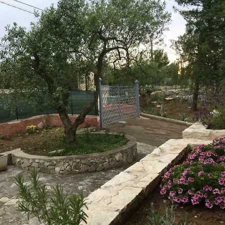Valeria לינה וארוחת בוקר קוראטו